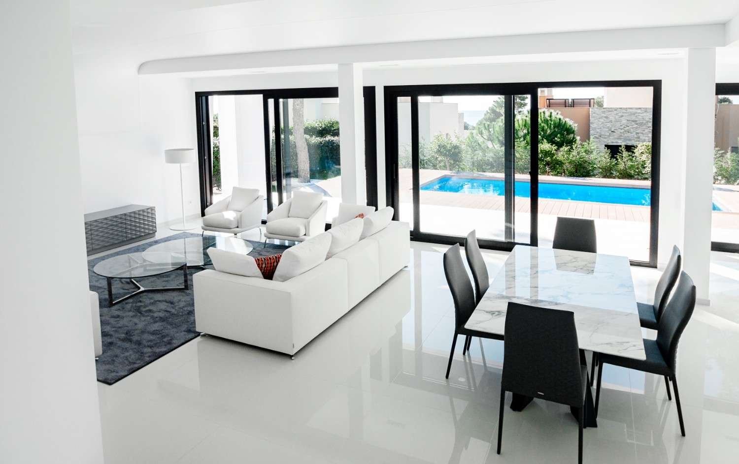 Coloured-Aluminium-Doors-and-Windows